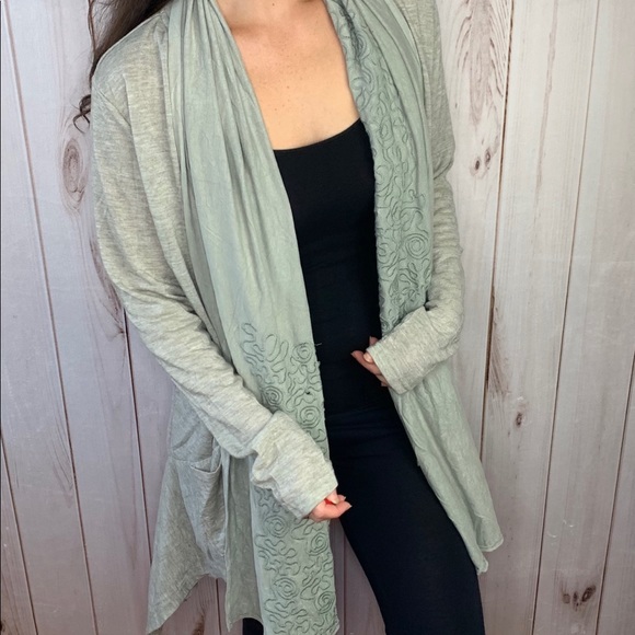Sweaters - Grey handkerchief cardigan